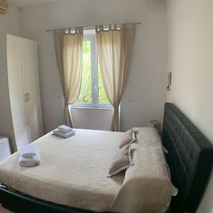 Camera con letto king size